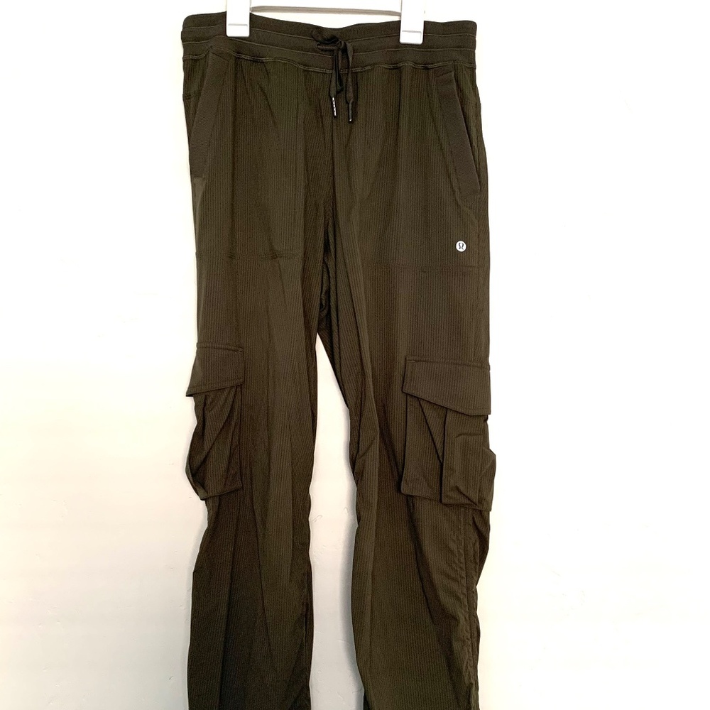 Lululemon Relaxed Cargo Dance Pants small army green